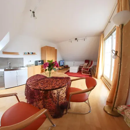 شقة Vor Den Toren Leipzigs-ruhige Zimmer-freier Blick Ins Grune-nah Am Leipziger Neuseenland